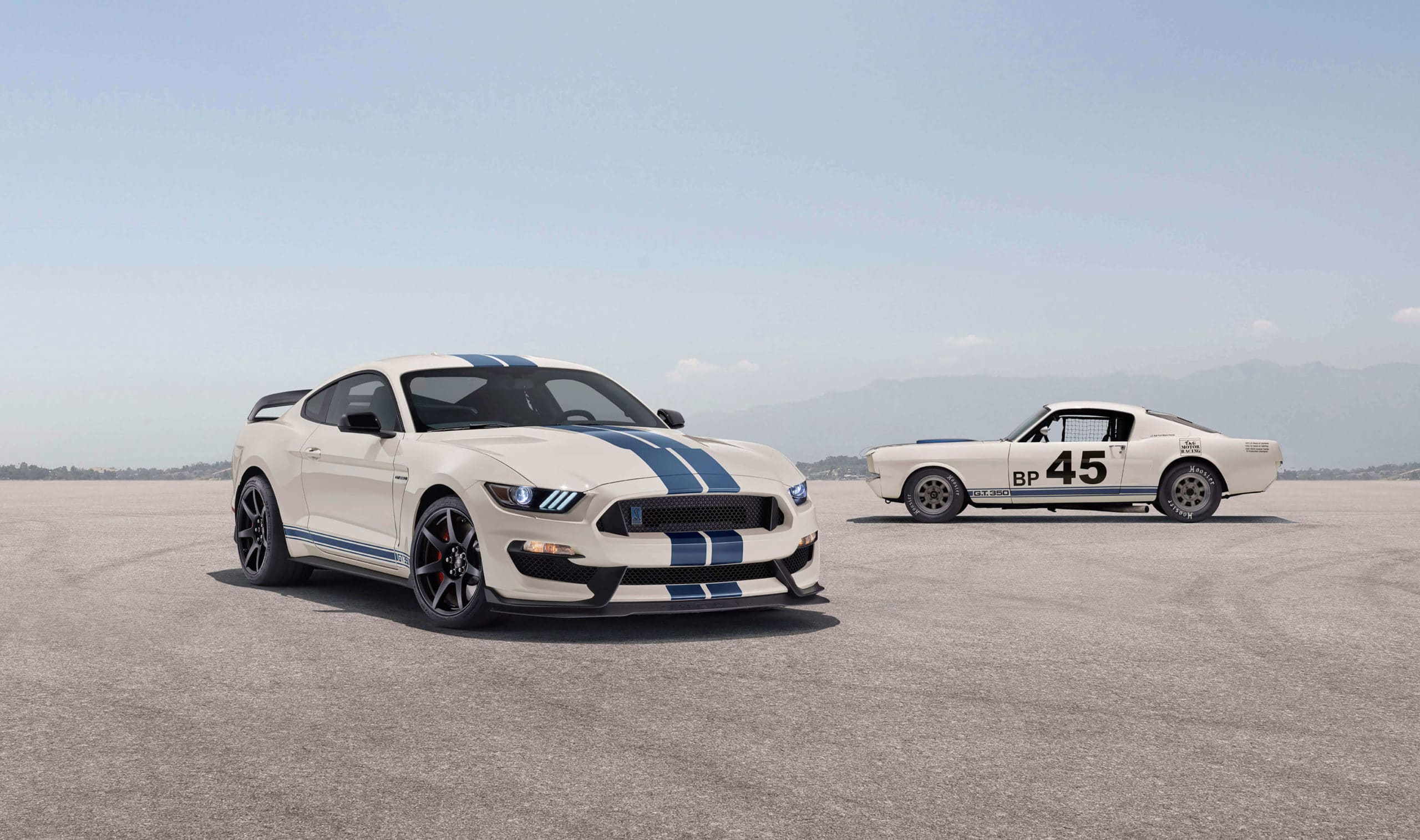 GT_350_1965_Driver_Profile_2020_3Q_Front_Pass Heritage Edition Shelby GT350